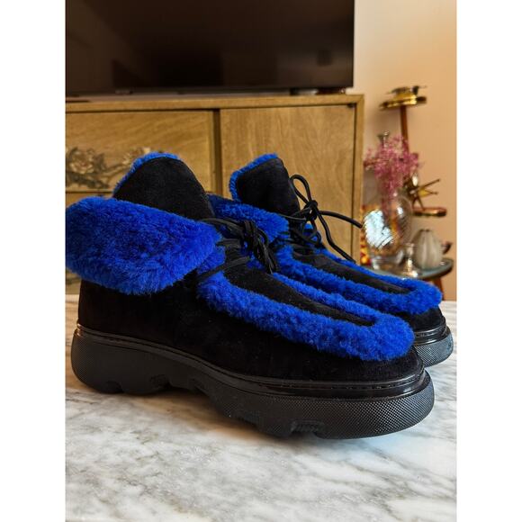 Burberry NWT Blue/Black Shearling Embellished Suede Creeper Boot - Picture 3 of 10